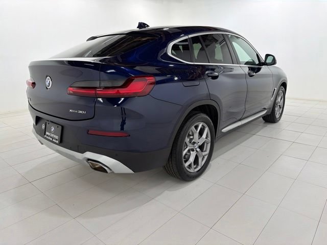 Used 2023 BMW X4 xDrive30i w/ Parking Assistance Package AWD/4WD image 5