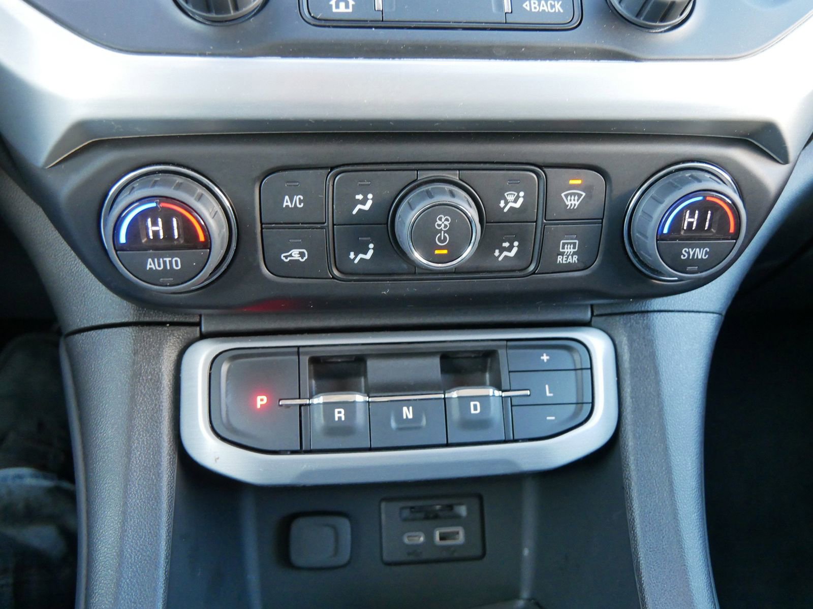 Used 2023 GMC Acadia SLT w/ Technology Package image 20