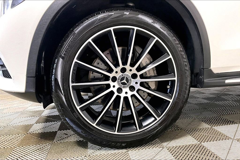 Used 2019 Mercedes-Benz GLC 300 w/ AMG Line image 8