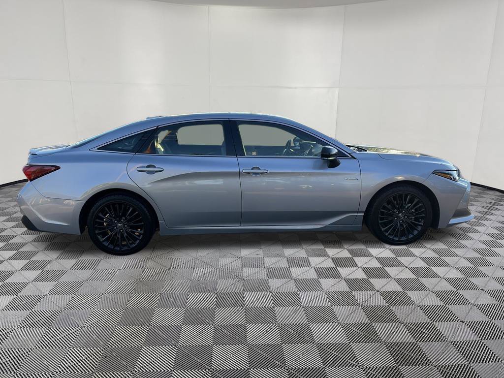 Used 2019 Toyota Avalon XSE w/ Carpet Mat Package FWD image 11