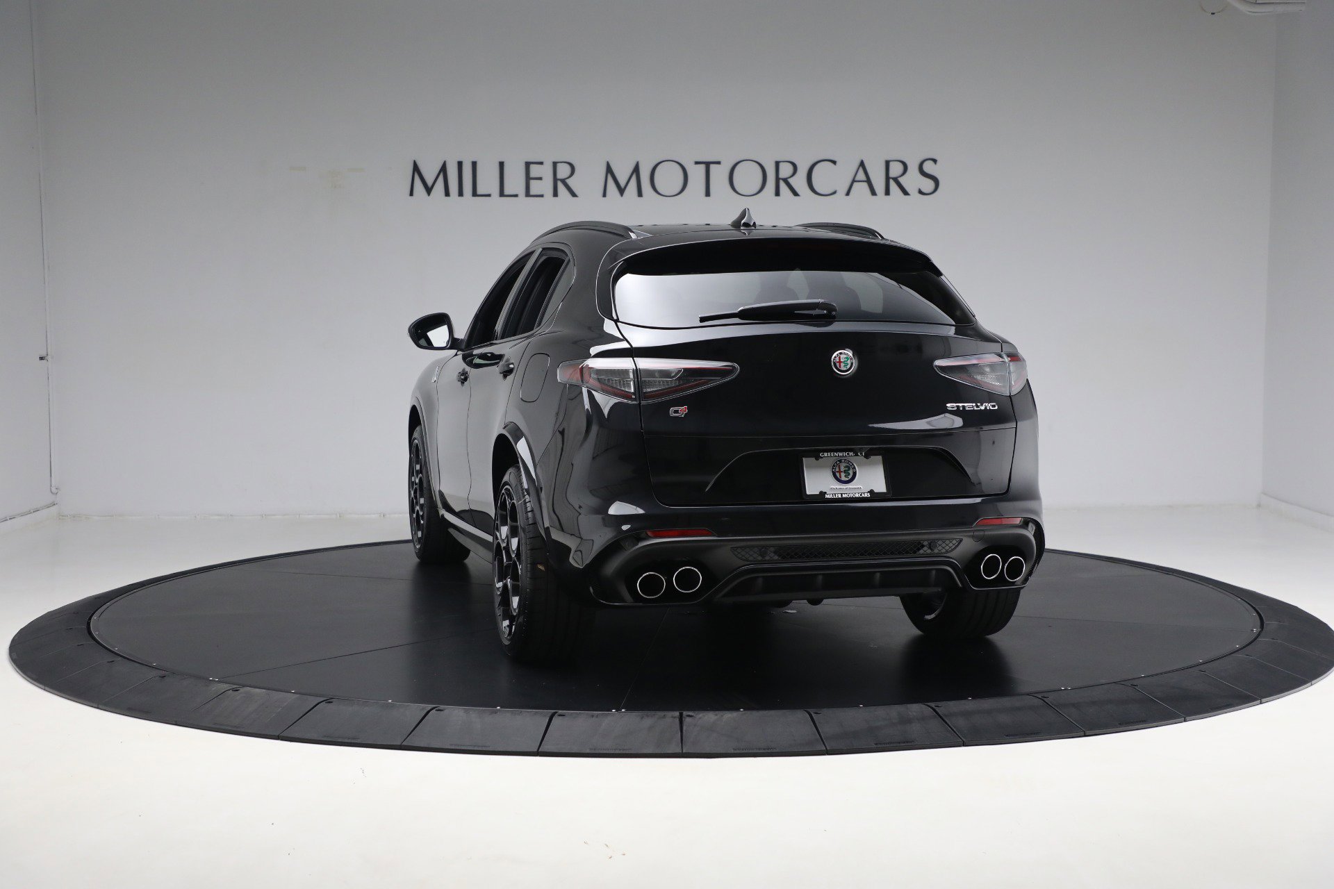 New 2024 Alfa Romeo Stelvio Quadrifoglio w/ Active Assist Plus Package AWD/4WD image 12