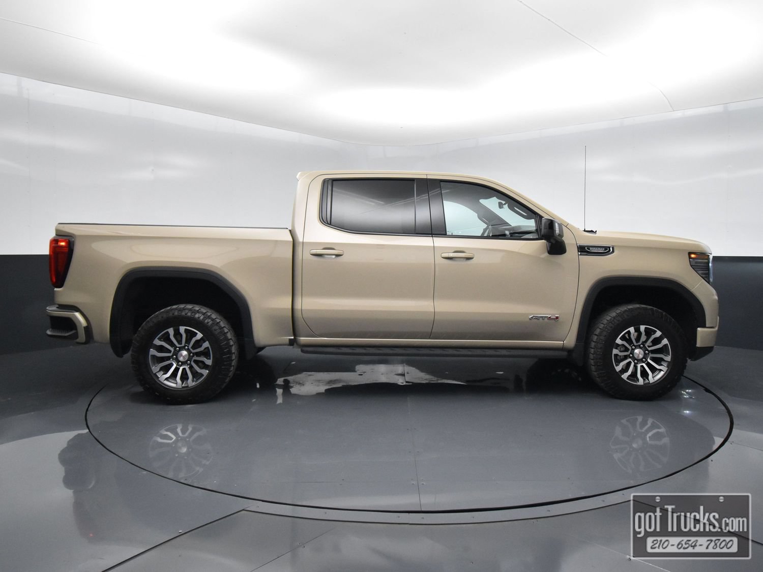 Used 2023 GMC Sierra 1500 AT4 w/ AT4 Premium Package AWD/4WD image 54