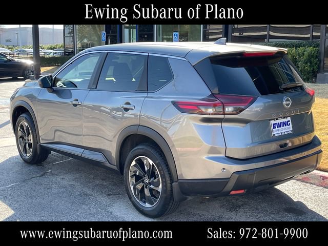 Used 2024 Nissan Rogue SV image 4