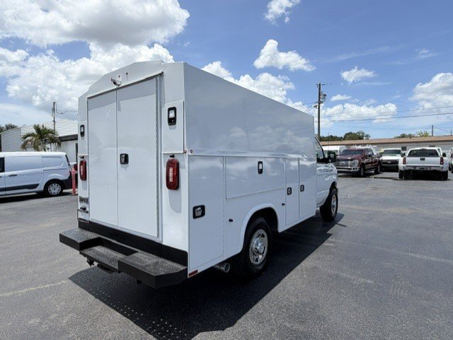 Used 2025 Ford E-350 and Econoline 350 Super Duty w/ Power Equipment Group RWD image 4