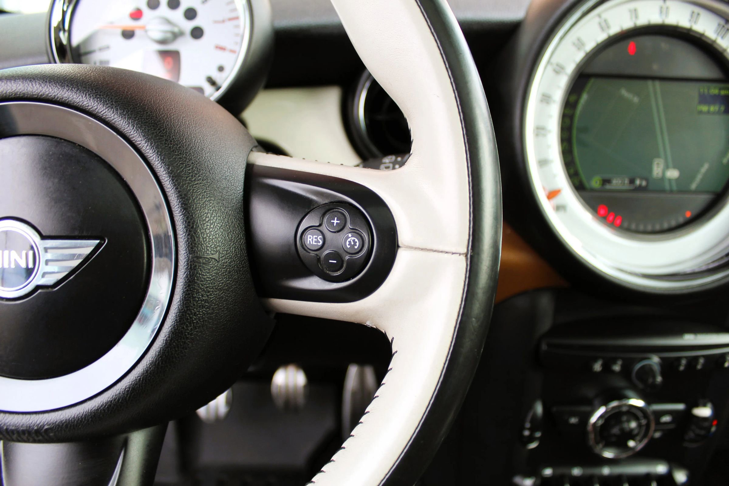 Used 2014 MINI Cooper Clubman S image 17