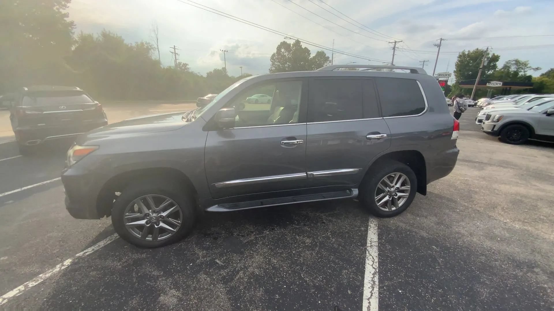 Used 2013 Lexus LX 570 4WD w/ Luxury Pkg image 5