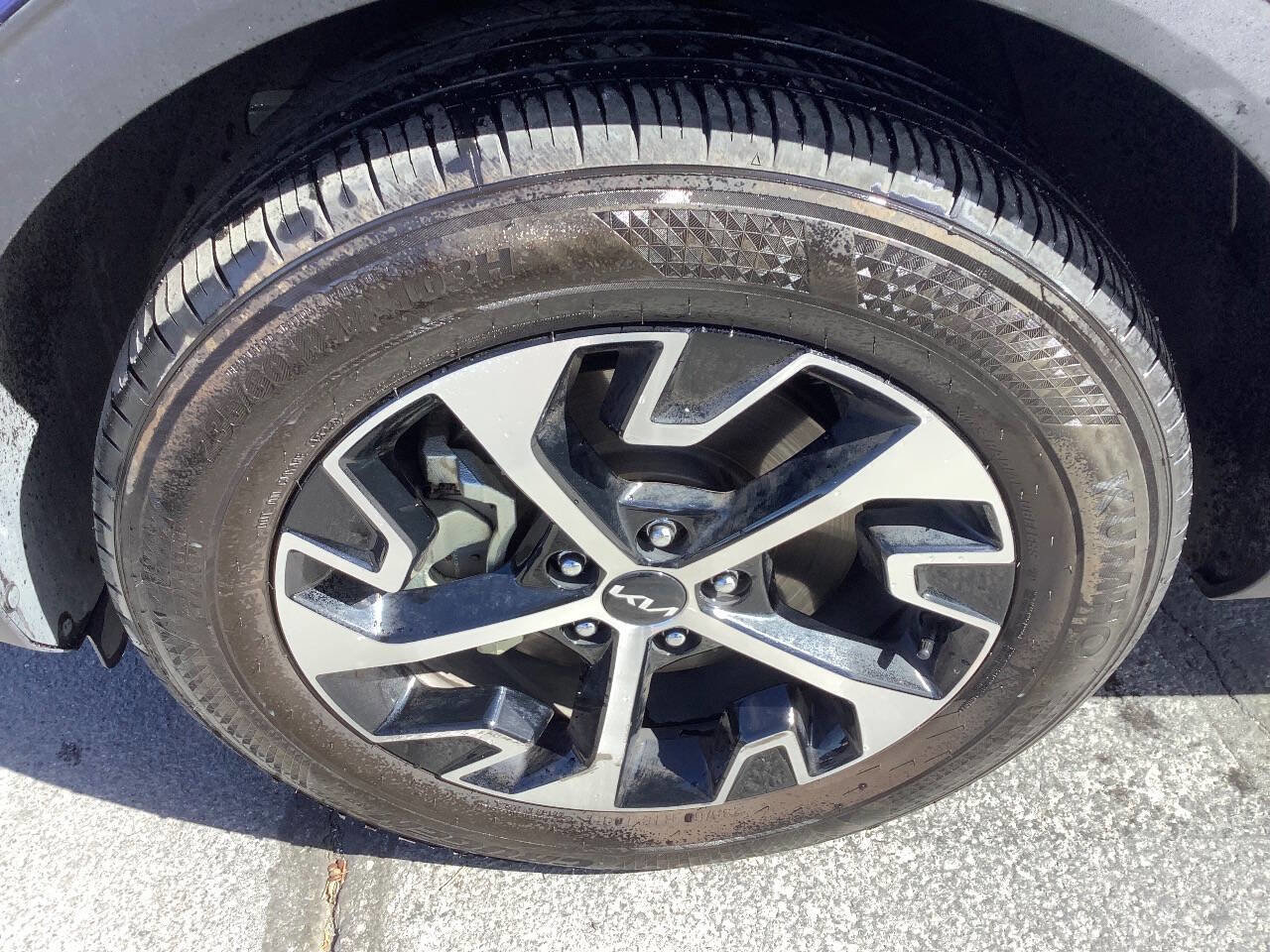 Used 2024 Kia Sportage EX image 21