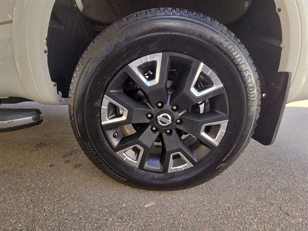 Used 2021 Nissan Titan Platinum Reserve w/ Moonroof Package image 33