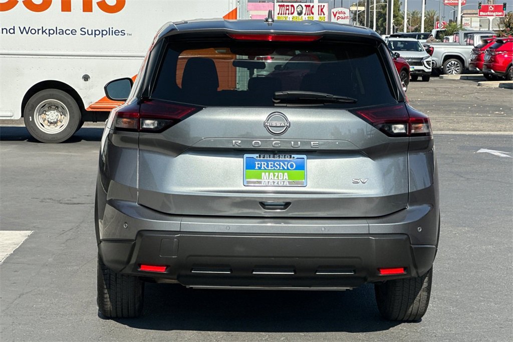 Used 2024 Nissan Rogue SV image 7