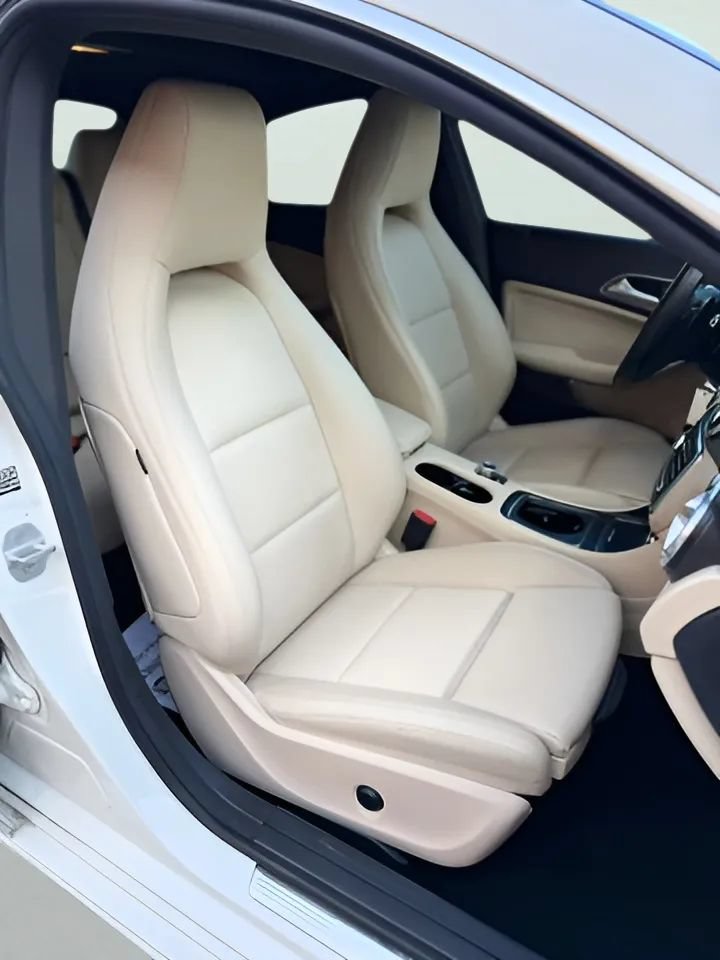 Used 2017 Mercedes-Benz CLA 250 image 28