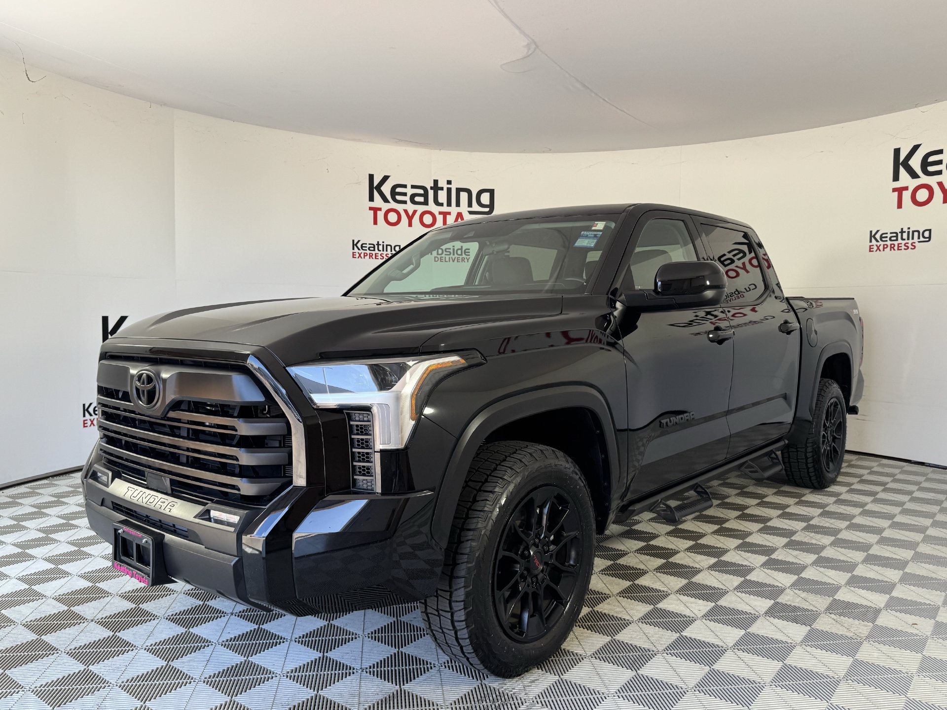 Used 2023 Toyota Tundra SR5 AWD/4WD image 9