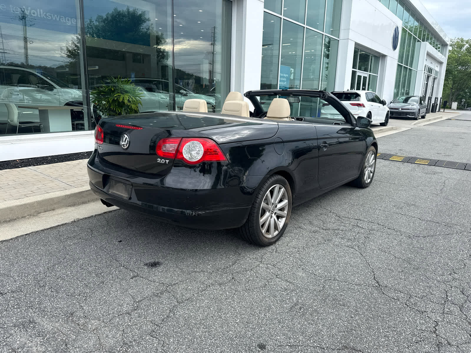 Used 2009 Volkswagen Eos Komfort FWD image 13
