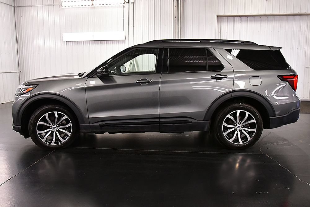 Used 2026 Ford Explorer ST-Line AWD/4WD image 4