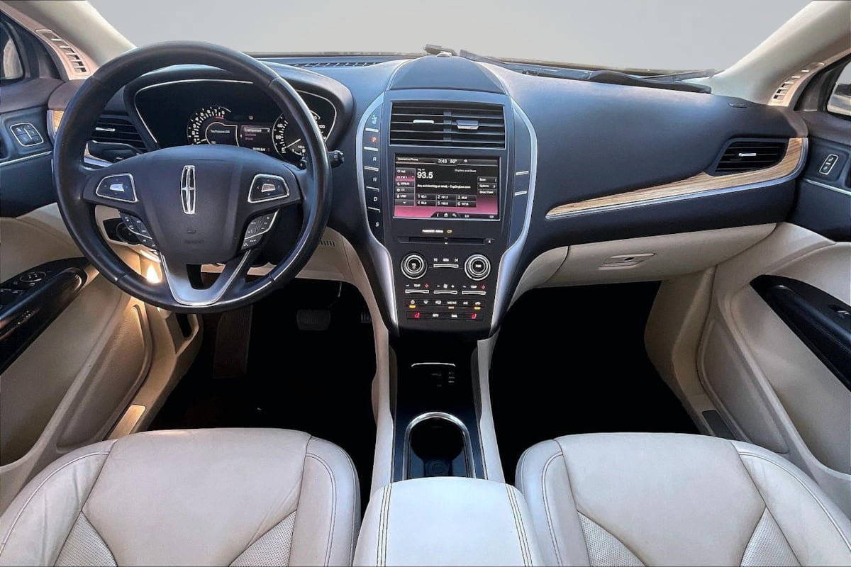 Used 2015 Lincoln MKC FWD w/ Equipment Group 101A Select image 16