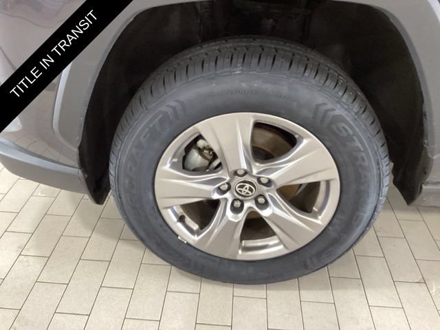Used 2025 Toyota RAV4 XLE AWD/4WD image 19