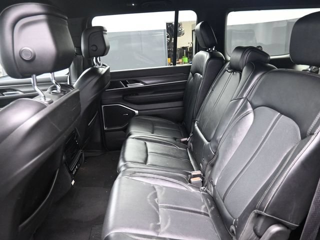 Used 2024 Jeep Wagoneer Series II w/ Flexible Seating Group AWD/4WD image 25
