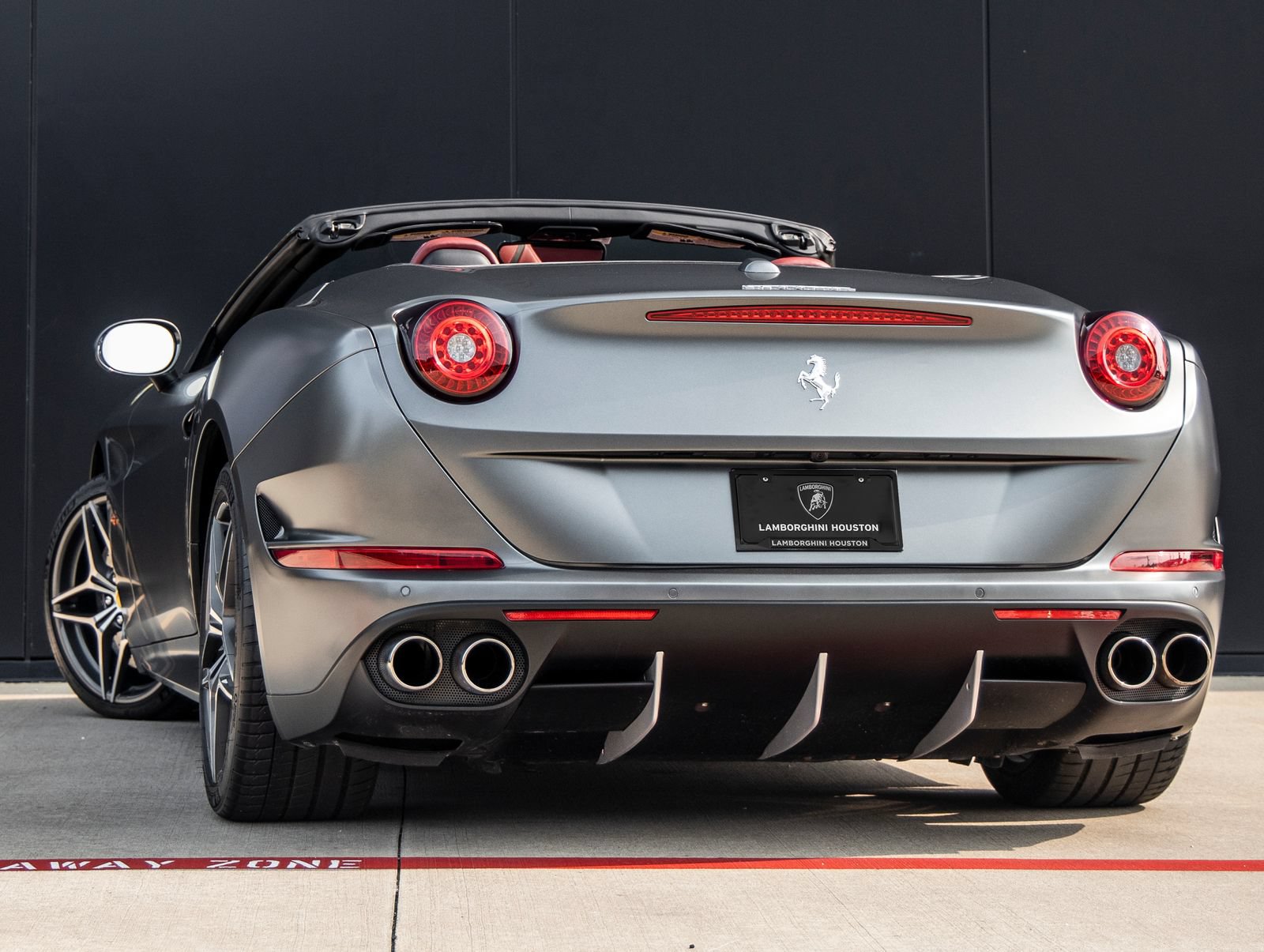 Used 2016 Ferrari California T RWD image 7