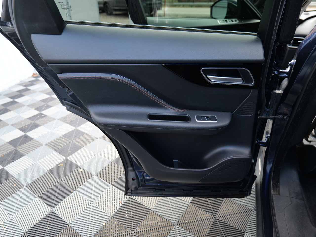 Used 2018 Jaguar F-PACE Prestige image 45