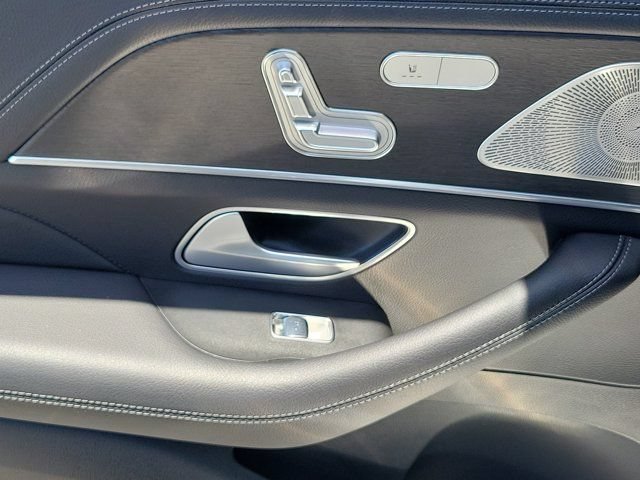 Used 2025 Mercedes-Benz GLS 450 4MATIC image 13