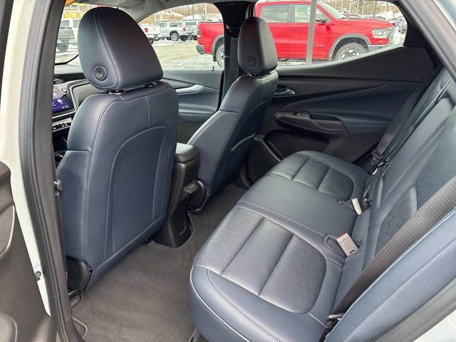 Used 2022 Chevrolet Bolt EUV LT w/ Convenience Package image 16