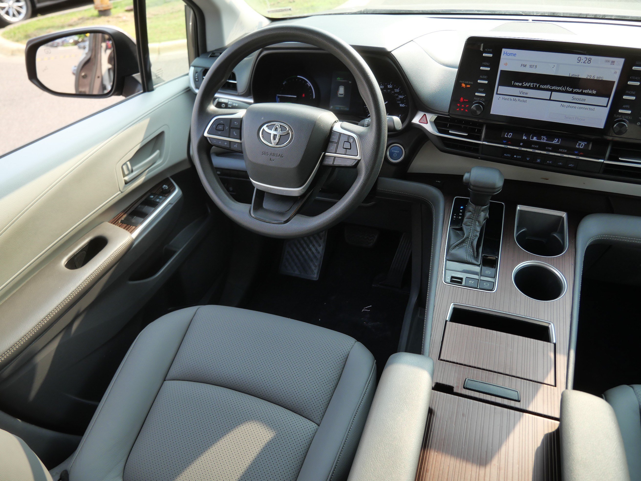 Certified 2021 Toyota Sienna LE AWD/4WD image 9