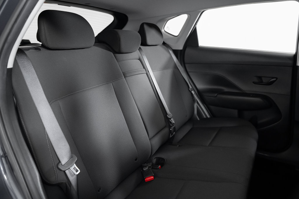 Certified 2025 Hyundai Kona SEL FWD image 23