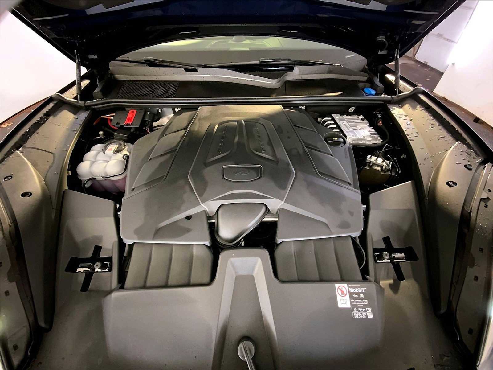 New 2026 Porsche Cayenne Coupe image 21