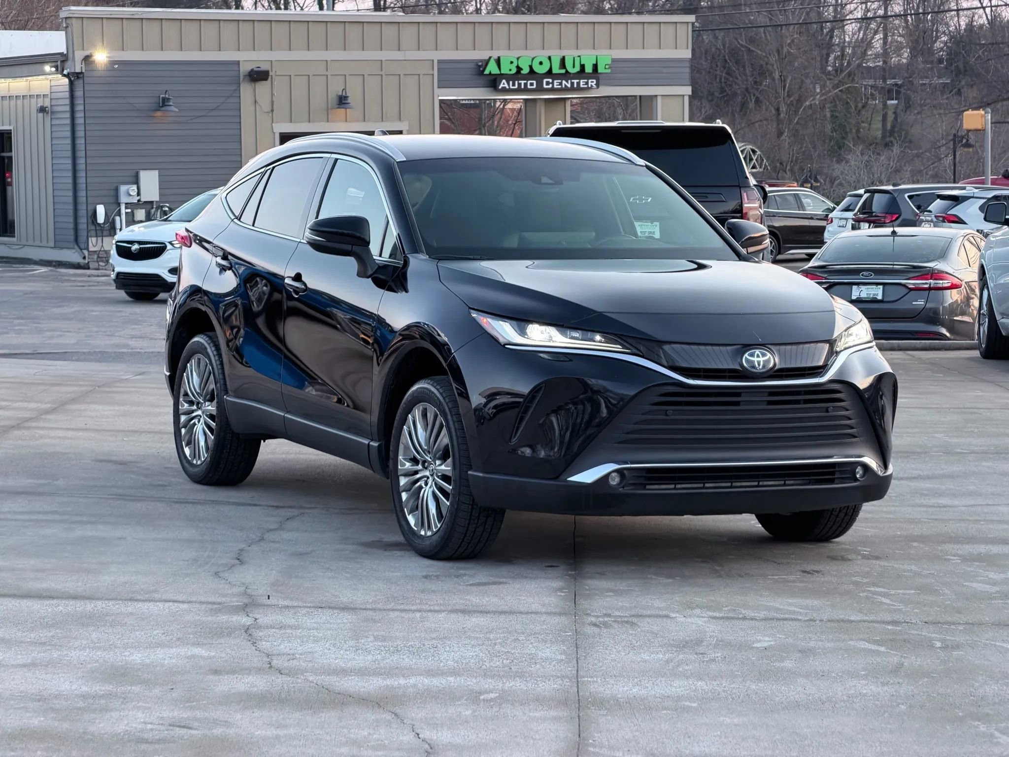 Used 2023 Toyota Venza XLE AWD/4WD image 81