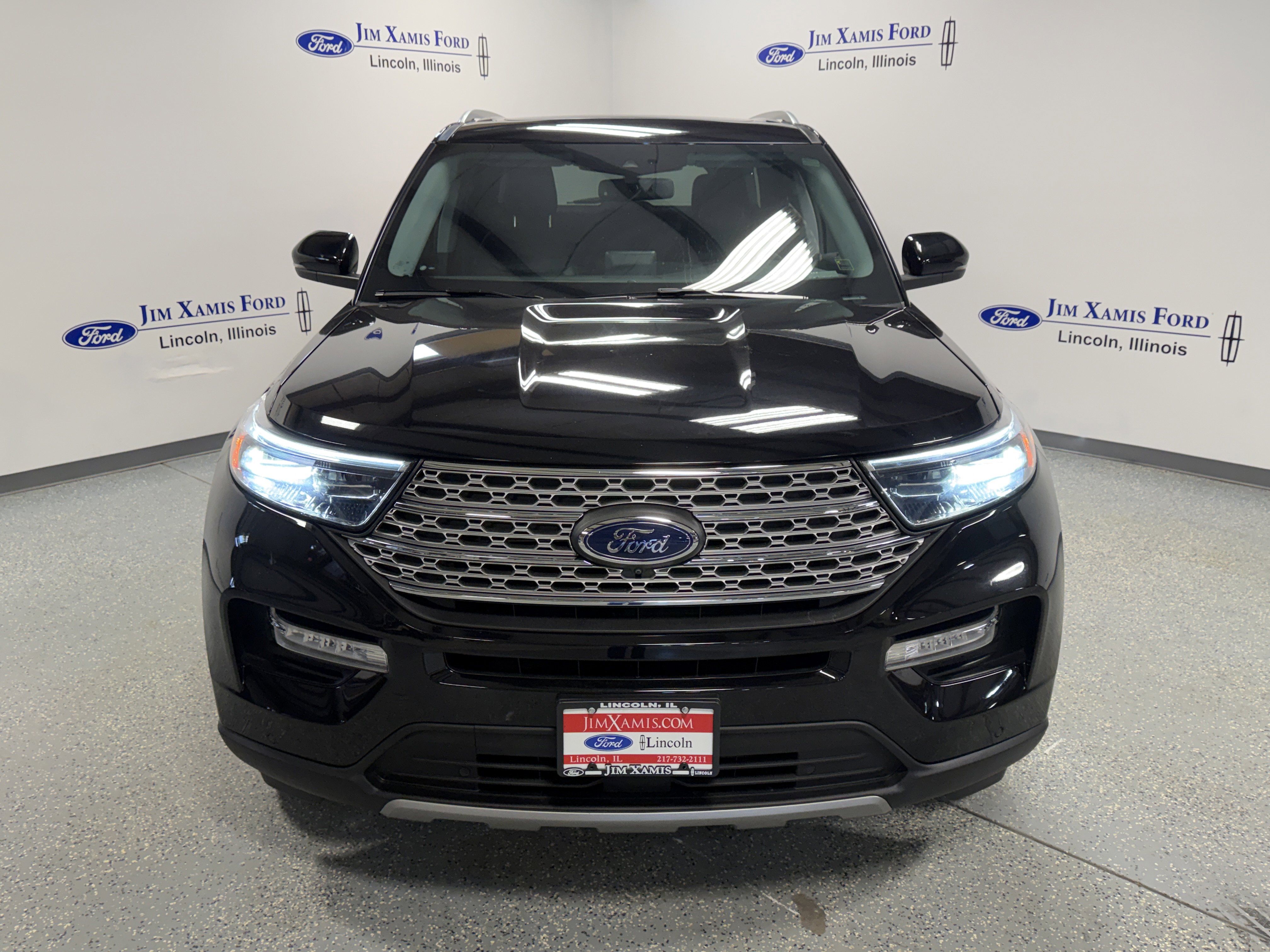 Used 2022 Ford Explorer Limited w/ Limited Technology Package image 2