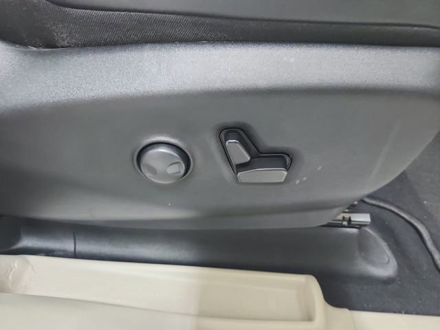 Used 2024 Chrysler Pacifica Limited image 40