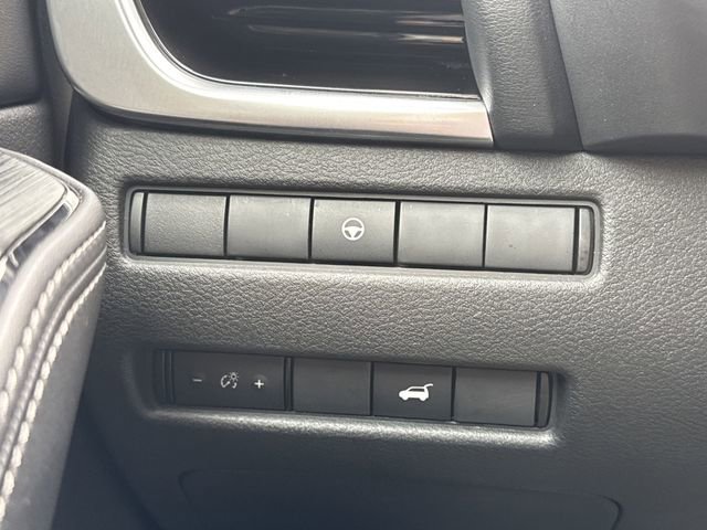 Used 2022 Nissan Rogue SL w/ SL Premium Package image 26