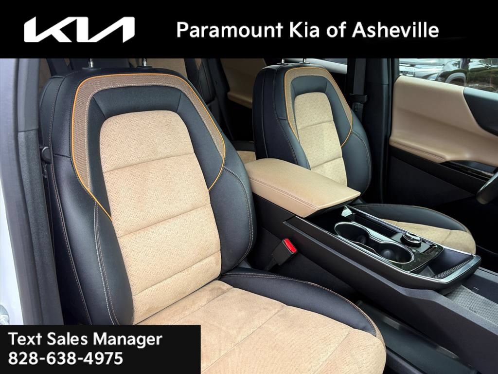 Used 2025 Chevrolet Equinox ACTIV w/ Convenience Package III AWD/4WD image 20