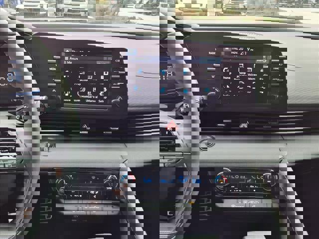 Certified 2025 Hyundai Elantra Sport image 15