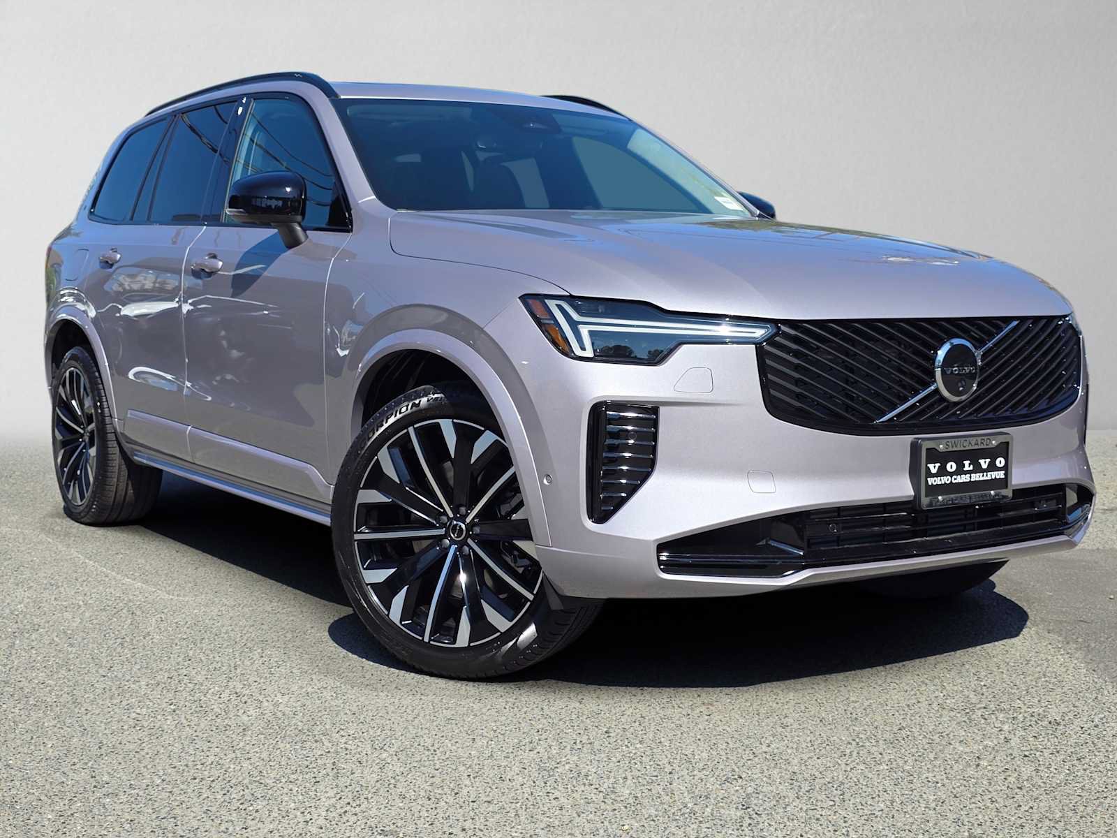 New 2026 Volvo XC90 T8 Ultra w/ Lounge Package