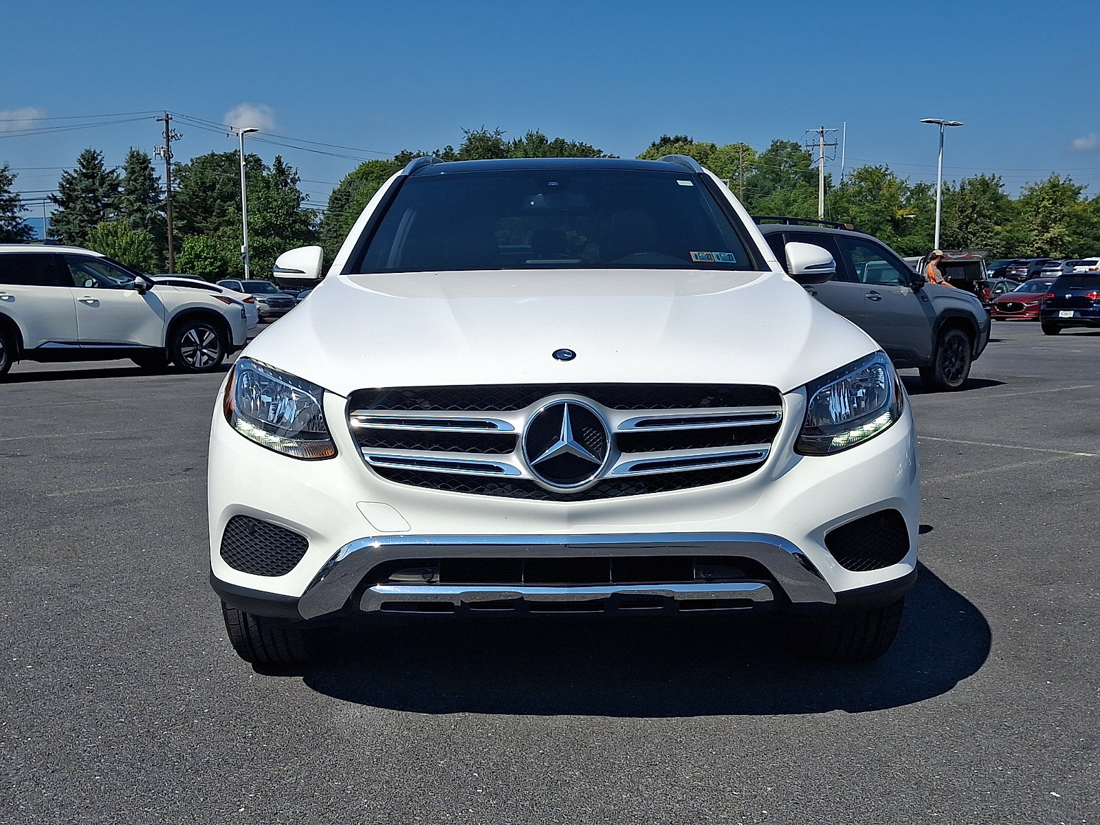 Used 2017 Mercedes-Benz GLC 300 4MATIC image 2