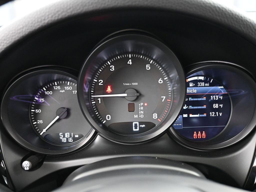 Certified 2025 Porsche Macan image 19