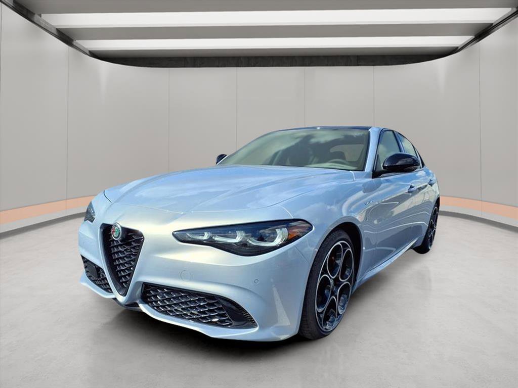 New 2025 Alfa Romeo Giulia w/ Veloce Package Rwd image 3
