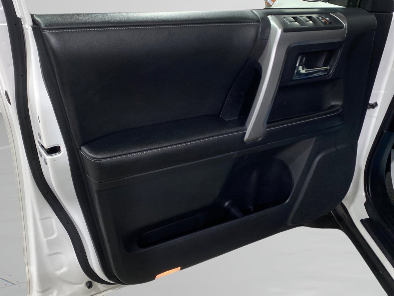 Used 2015 Toyota 4Runner SR5 Premium image 17