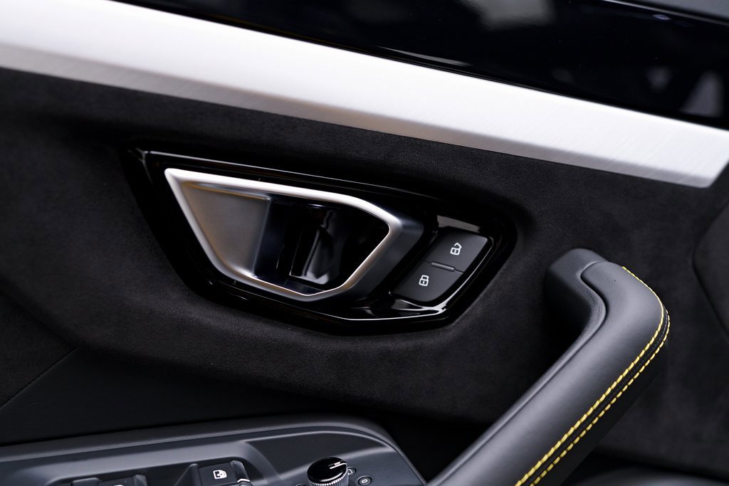 Used 2021 Lamborghini Urus image 38