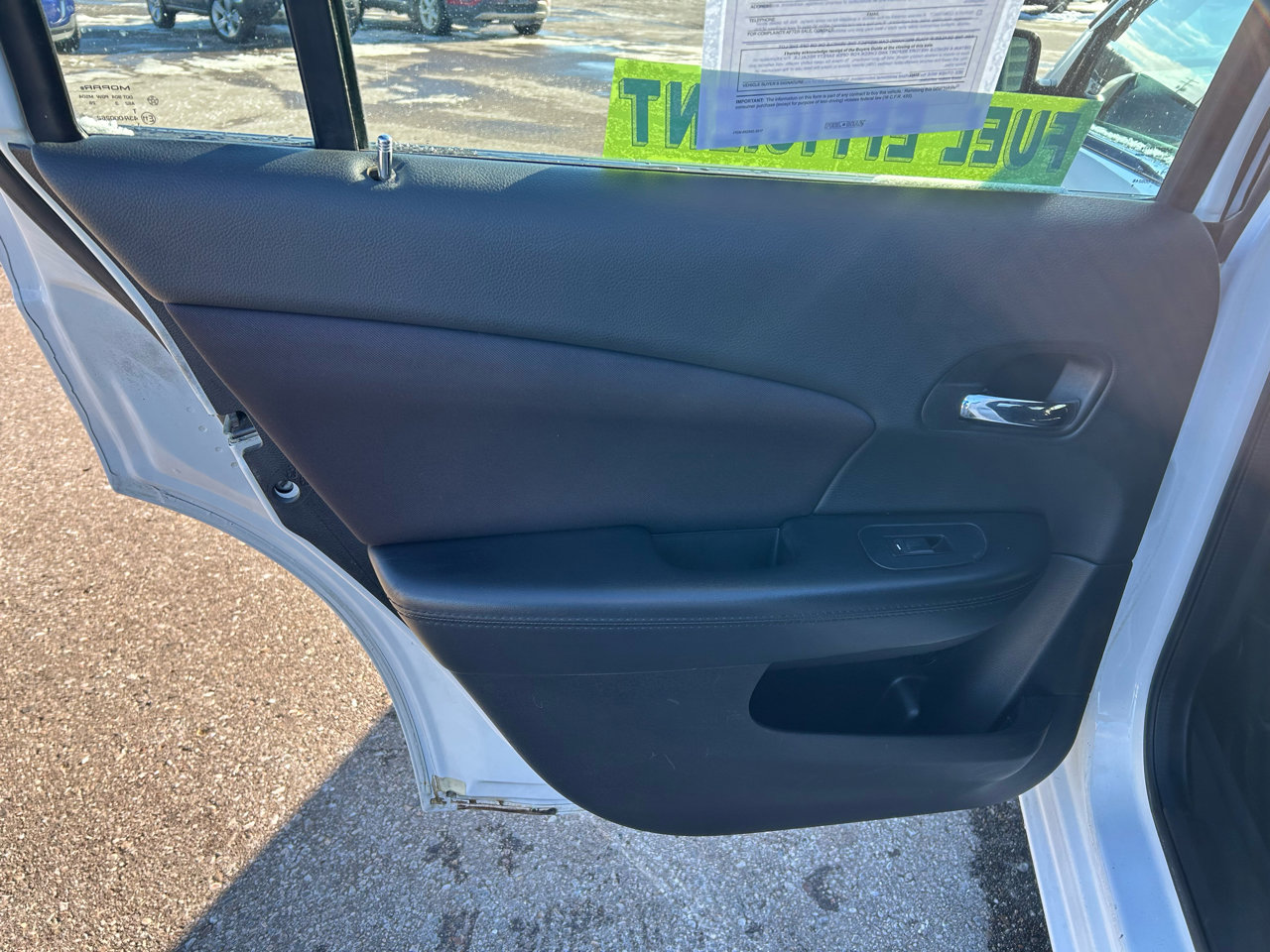 Used 2014 Chrysler 200 LX image 13