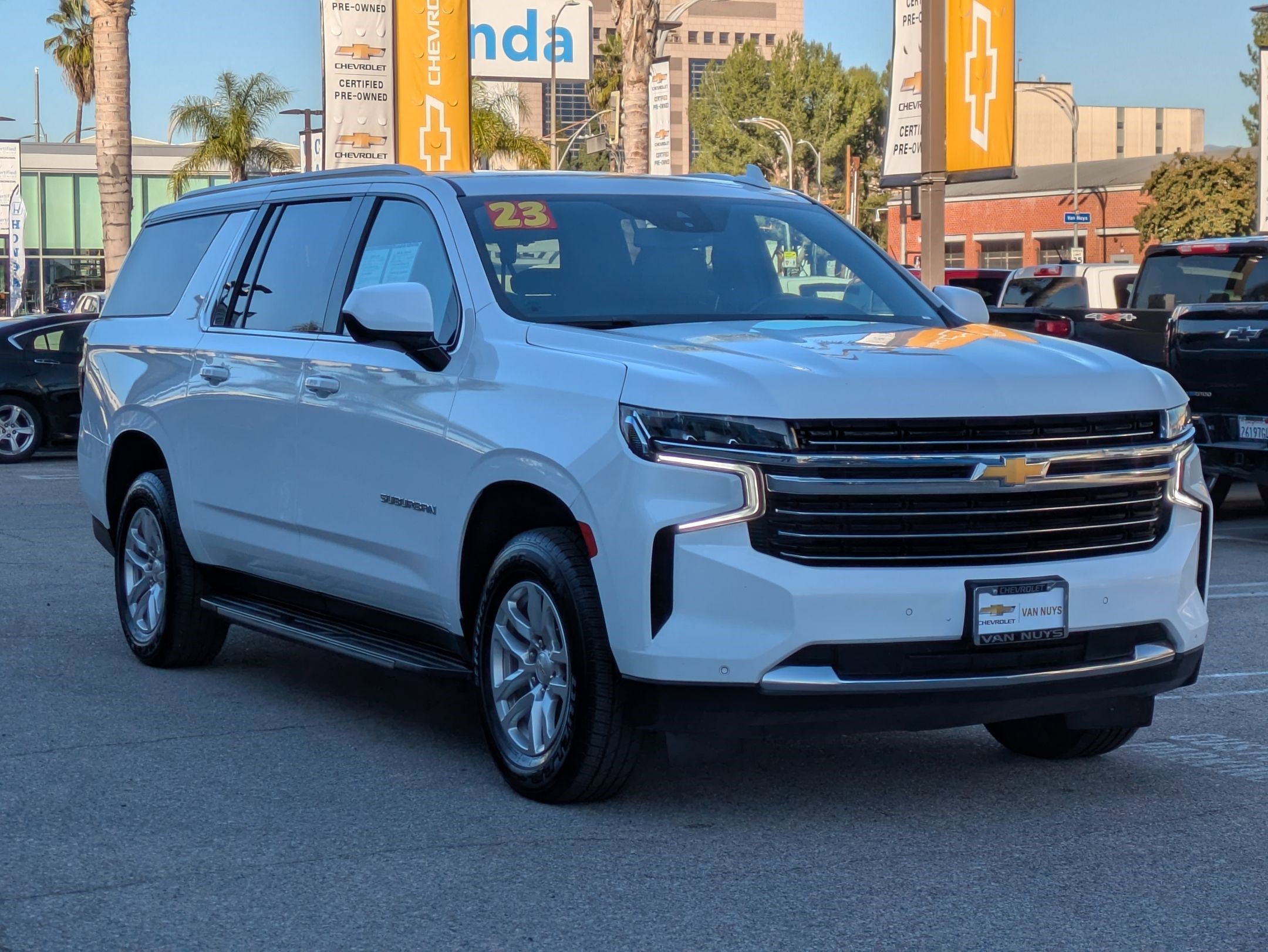 Certified 2023 Chevrolet Suburban LT image 3