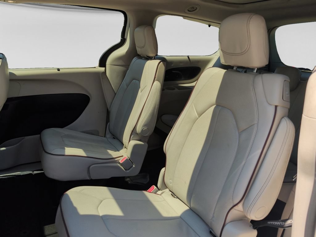 Used 2019 Chrysler Pacifica Limited FWD image 31