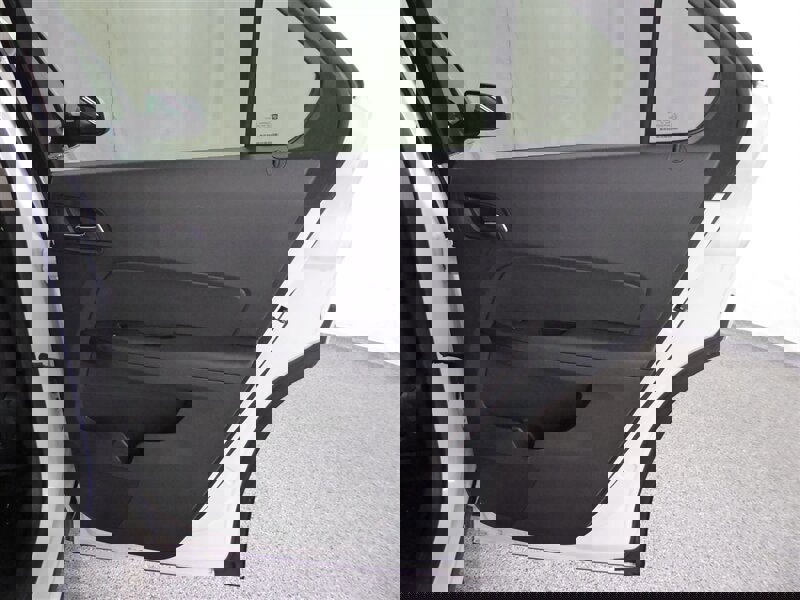 Used 2015 Chevrolet Equinox LT w/ Driver Convenience Package image 31