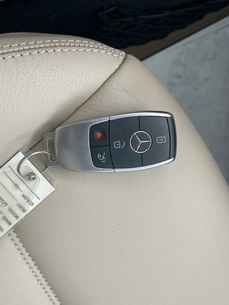 Used 2020 Mercedes-Benz GLC 300 4MATIC Coupe image 33