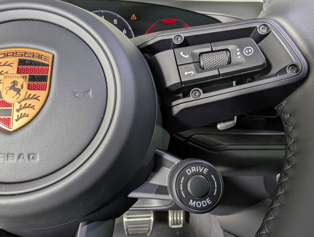 New 2026 Porsche Cayenne GTS image 40