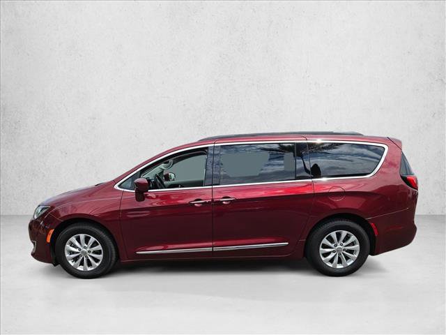 Used 2017 Chrysler Pacifica Touring-L FWD image 9