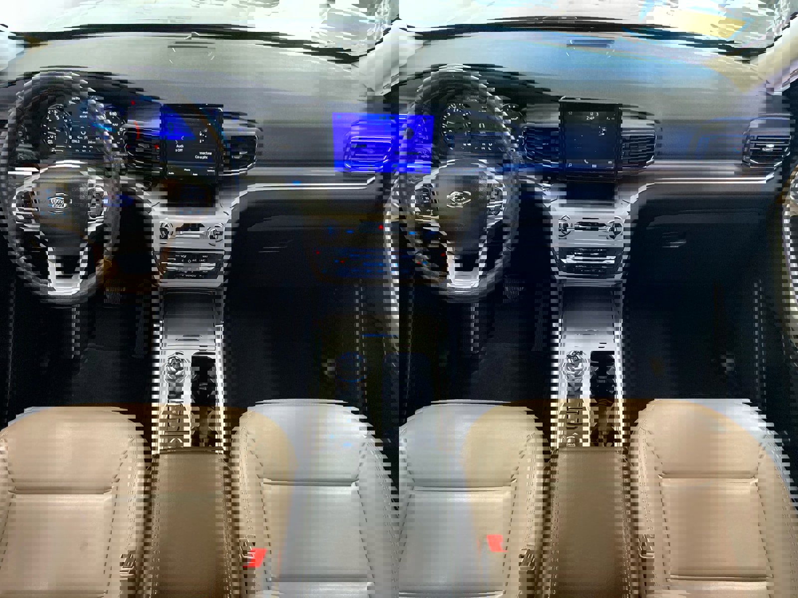 Certified 2022 Ford Explorer XLT w/ Equipment Group 202A image 13