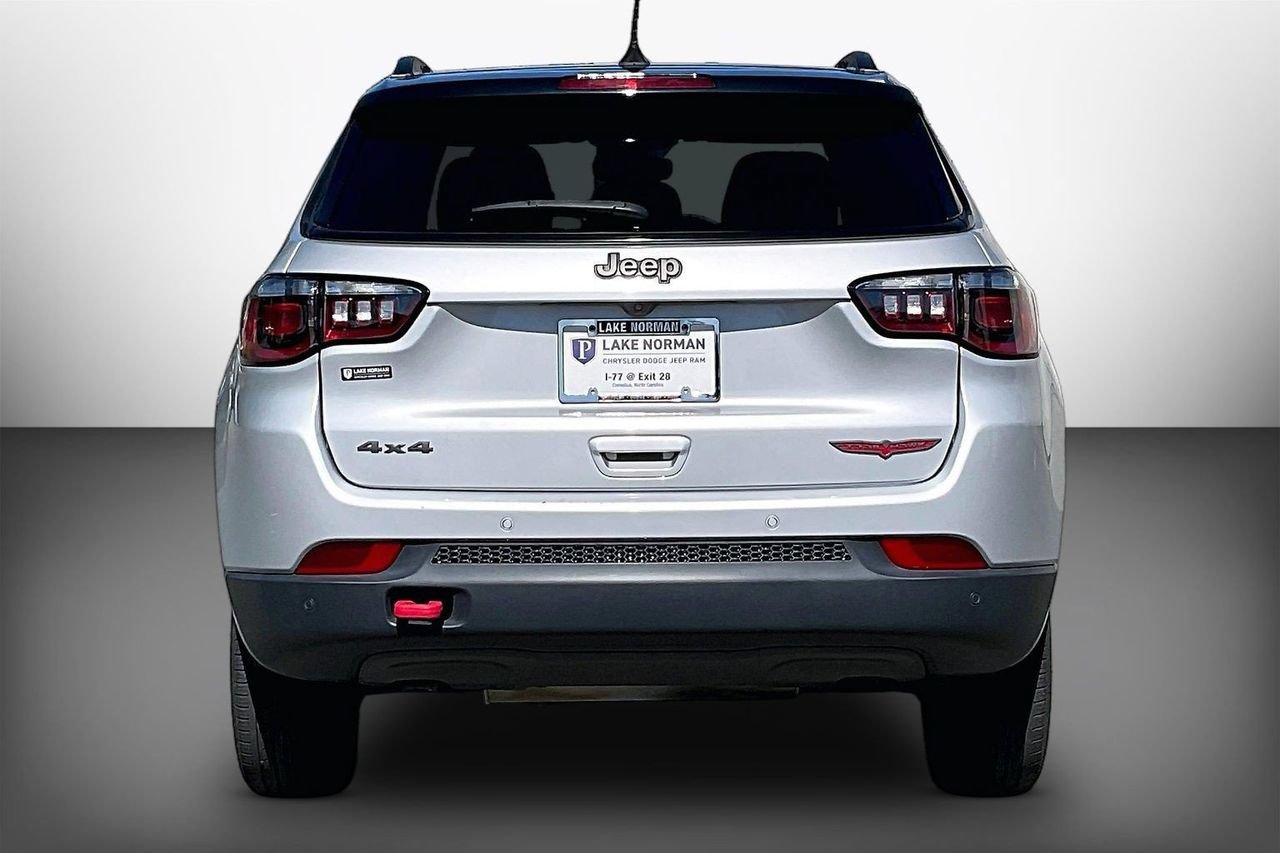 Certified 2024 Jeep Compass Trailhawk AWD/4WD image 7