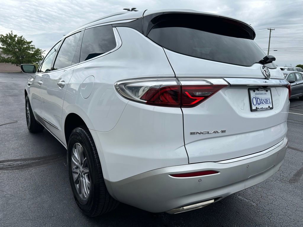 Used 2023 Buick Enclave Essence w/ LPO, Floor Liner Package FWD image 4