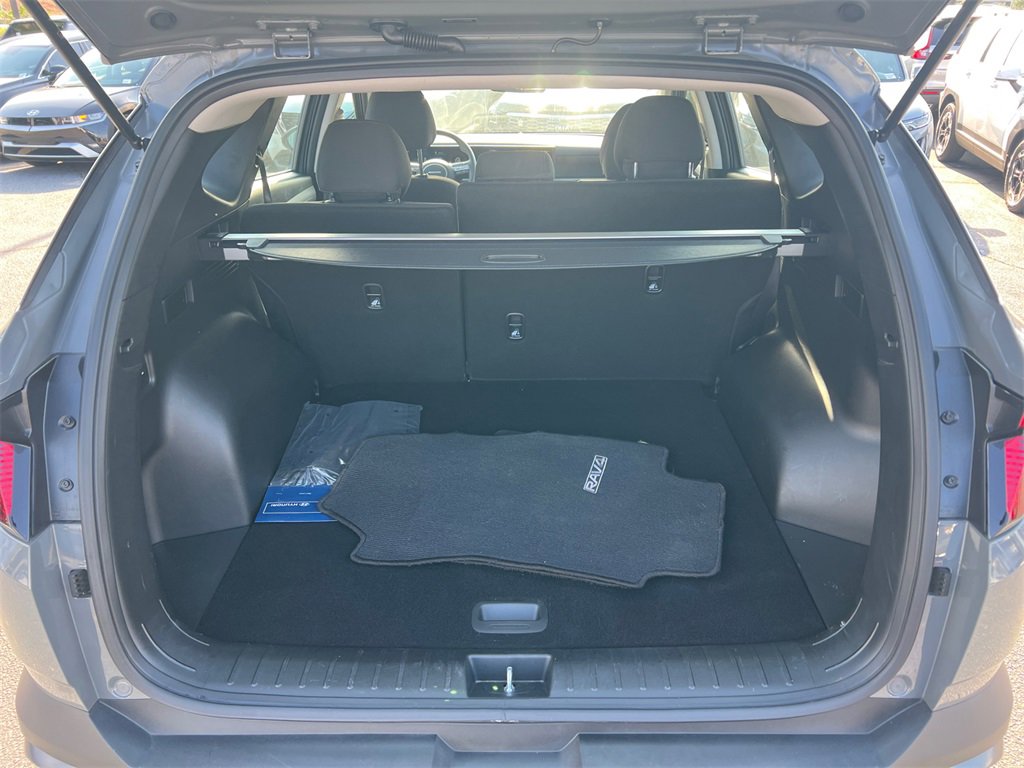 Used 2025 Hyundai Tucson SE image 18